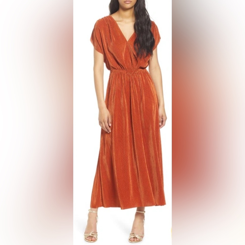 FLORET STUDIOS
Plissé Pleated Surplice Dress In Copper